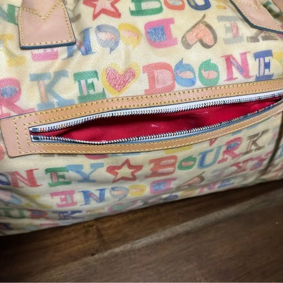 Dooney & Bourke Vintage travel bag. - Picture 8 of 16
